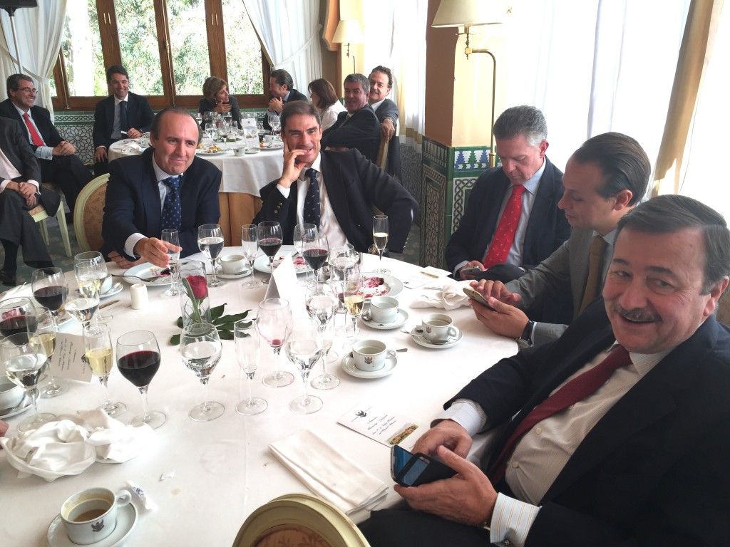 2015-10-29 17.12.32 cesar frias y otros