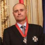PABLO ANGULO, ex Decano de Andalucía Oriental, condecorado con la CRUZ de la Orden de San RAIMUNDO DE PEÑAFORT.